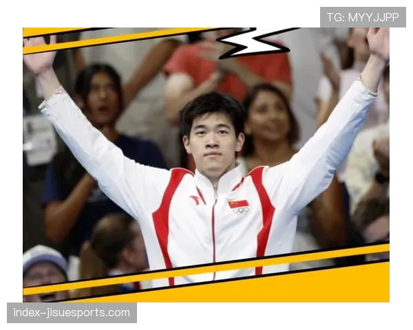 世界游泳锦标赛：中国选手潘展乐打破男子100米自由泳世界纪录