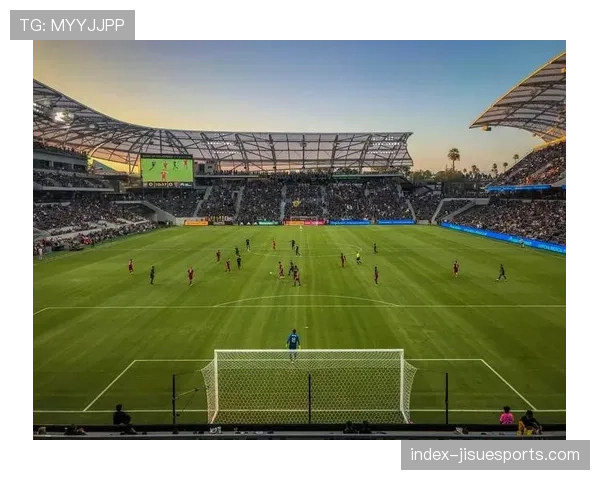 场外一瞥：环保组织在英超总部外静坐，呼吁制定足球旅行碳排放标准